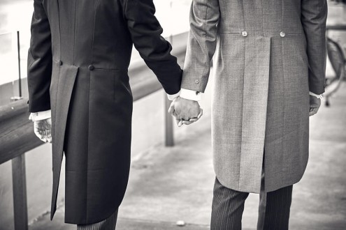 DB-hand-in-hand
